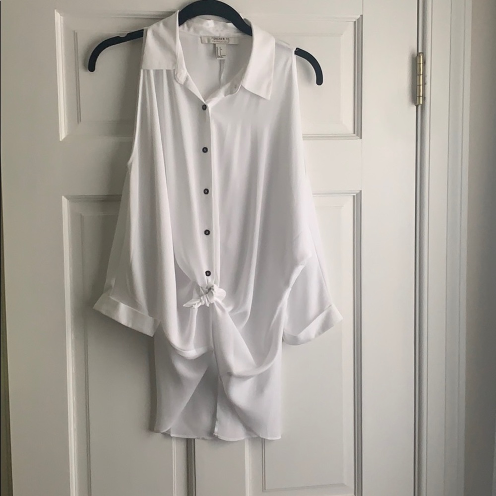 Open shoulder button up top